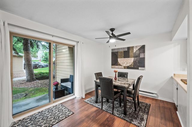 2220 Ridge Drive 16, Saint Louis Park, MN 55416