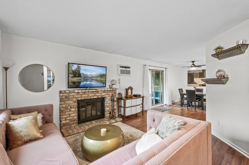 2220 Ridge Drive 16, Saint Louis Park, MN 55416