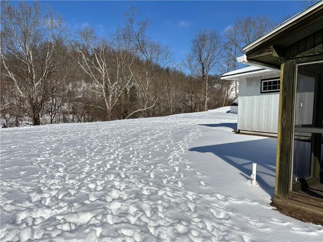 104 & 106 7th Street Ext, Trafford, PA 15085