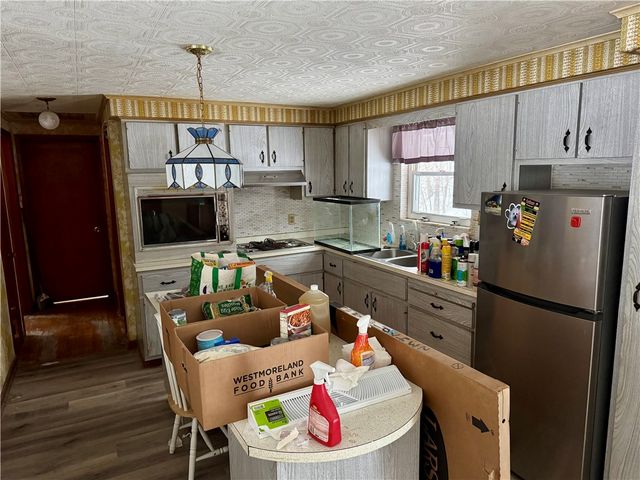 104 & 106 7th Street Ext, Trafford, PA 15085