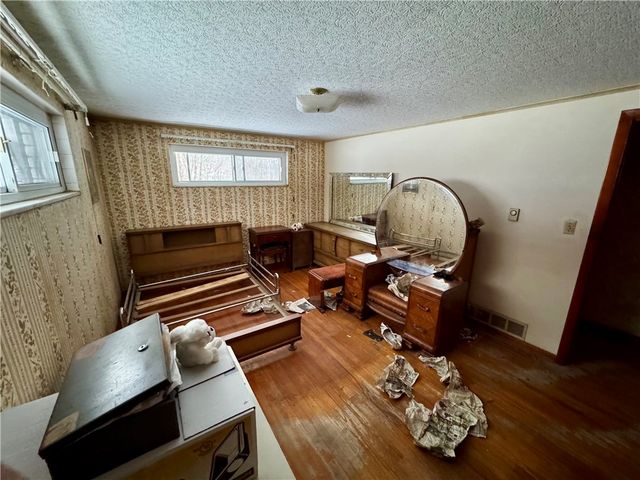 104 & 106 7th Street Ext, Trafford, PA 15085