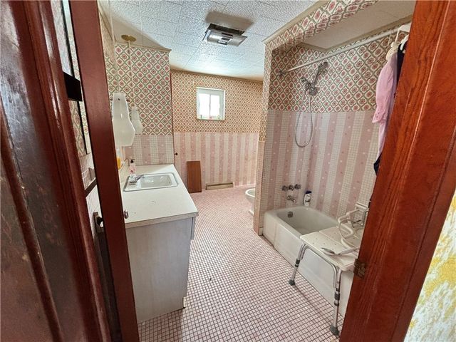 104 & 106 7th Street Ext, Trafford, PA 15085