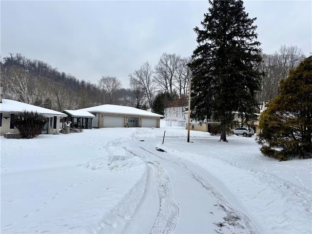 104 & 106 7th Street Ext, Trafford, PA 15085