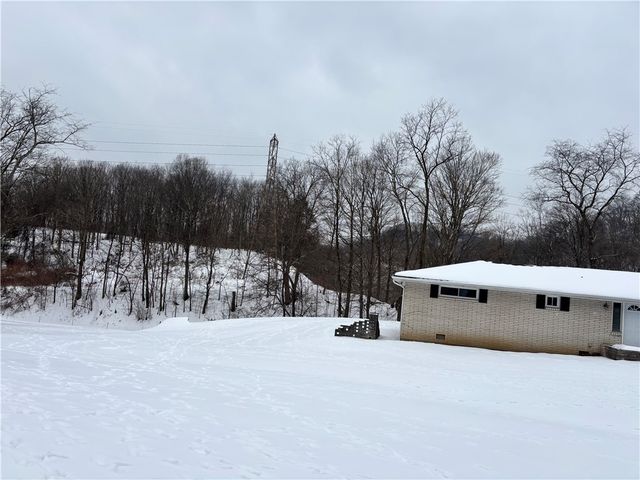 104 & 106 7th Street Ext, Trafford, PA 15085