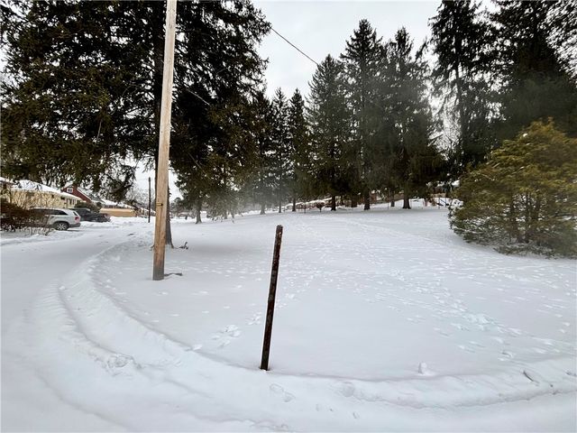 104 & 106 7th Street Ext, Trafford, PA 15085