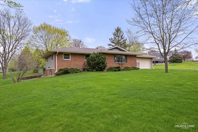 70 Highview Drive, Yorkville, IL 60560