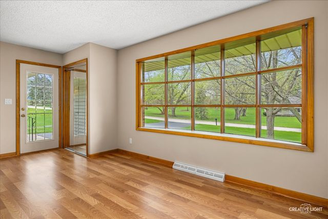 70 Highview Drive, Yorkville, IL 60560