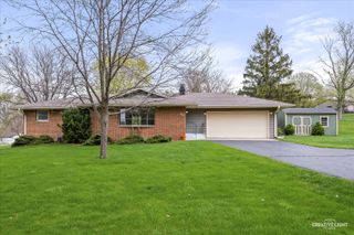 70 Highview Drive, Yorkville, IL 60560