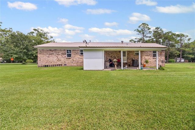 14230 Wintzell S Avenue, Bayou La Batre, AL 36509