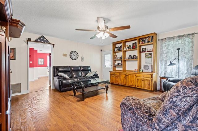 14230 Wintzell S Avenue, Bayou La Batre, AL 36509