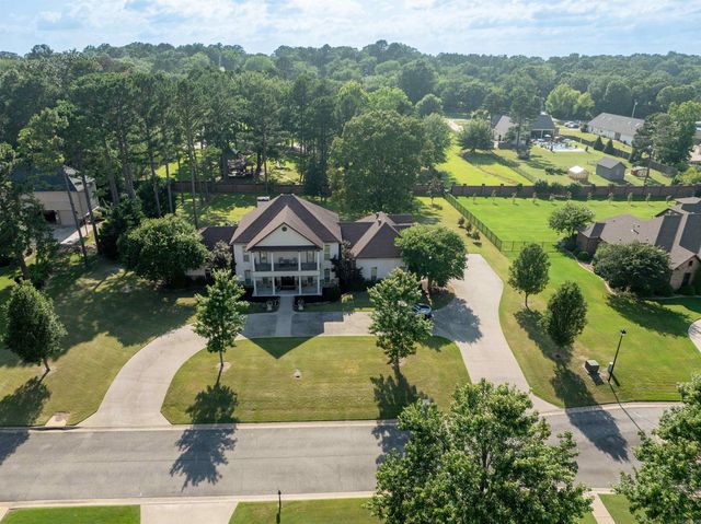 665 Huntington Lane, Conway, AR 72034