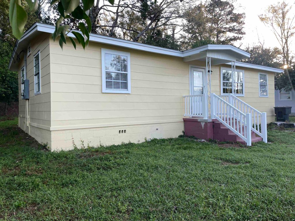 1822 Pepper Drive, Tallahassee, FL 32304