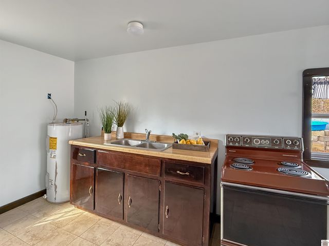 163 Hesley, New Concord, KY 42076