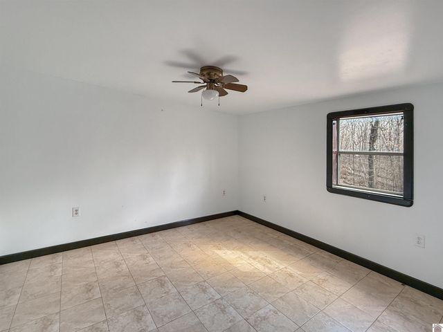 163 Hesley, New Concord, KY 42076