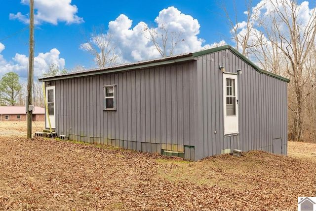 163 Hesley, New Concord, KY 42076