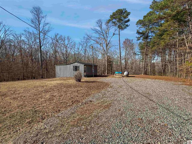 163 Hesley, New Concord, KY 42076