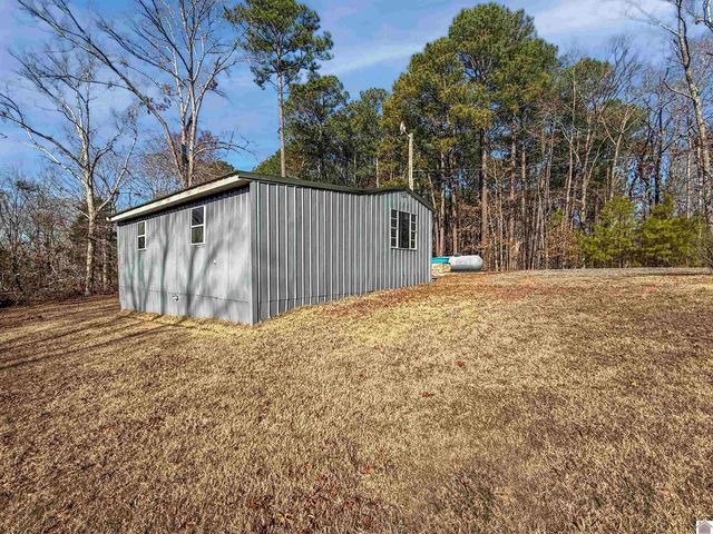 163 Hesley, New Concord, KY 42076