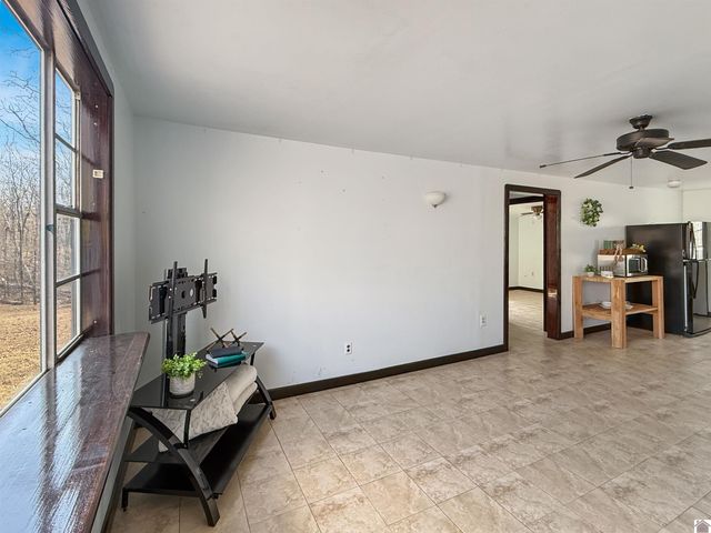 163 Hesley, New Concord, KY 42076