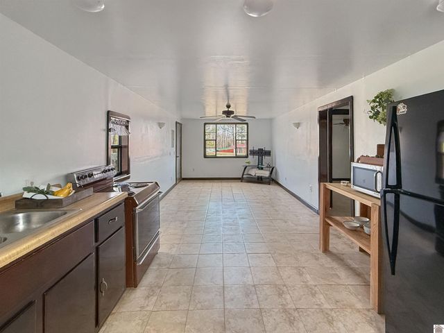 163 Hesley, New Concord, KY 42076