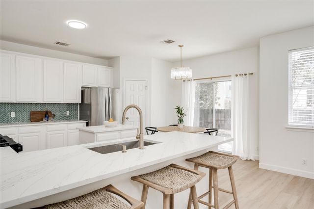 16111 Rustic LN, Austin, TX 78717