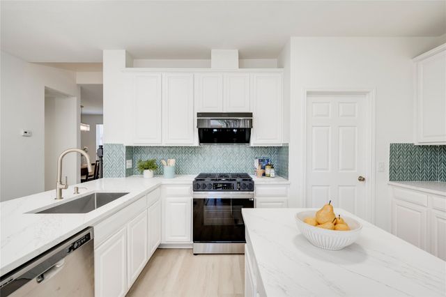 16111 Rustic LN, Austin, TX 78717