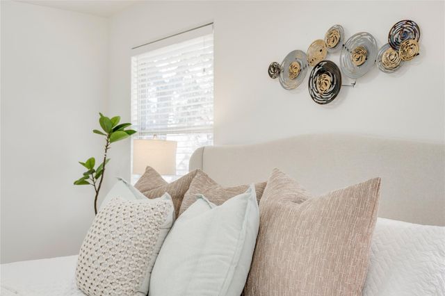 16111 Rustic LN, Austin, TX 78717