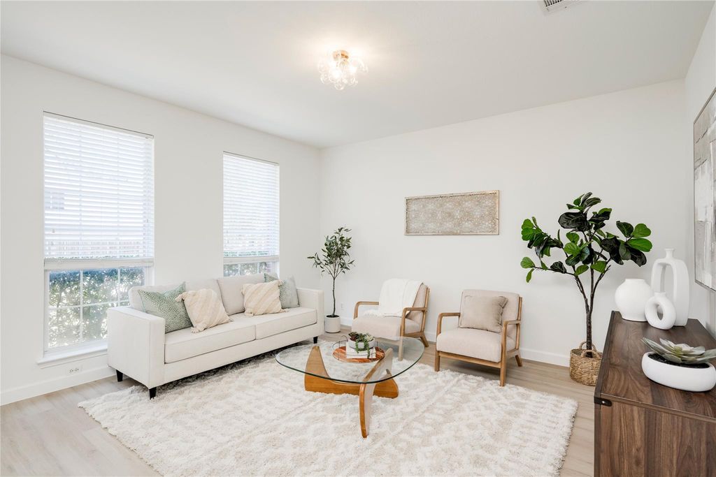 16111 Rustic LN, Austin, TX 78717