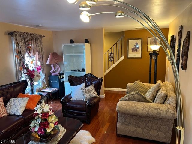 415 Wheatsheaf Rd, Roselle Boro, NJ 07203