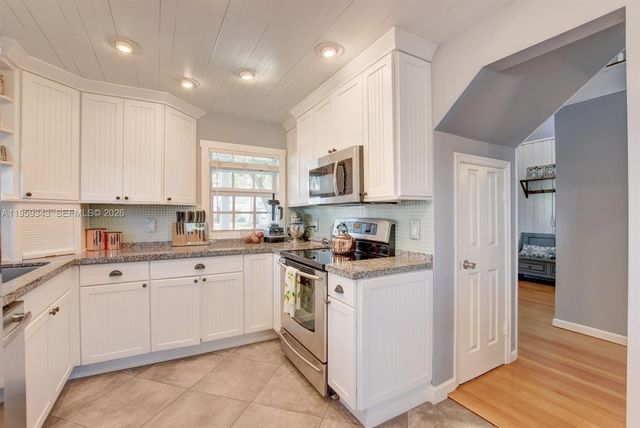 1210 SW 19th St, Boca Raton, FL 33486