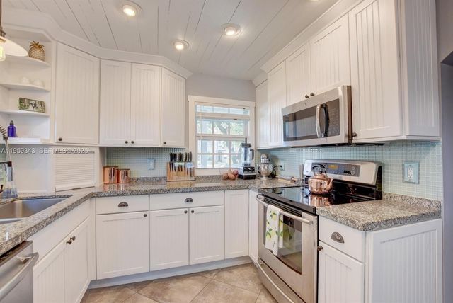 1210 SW 19th St, Boca Raton, FL 33486