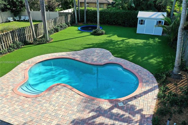 1210 SW 19th St, Boca Raton, FL 33486