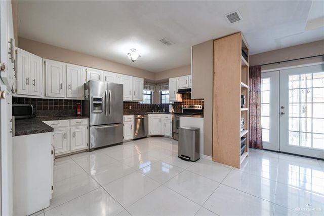 1701 E Campeche Avenue, Alton, TX 78573