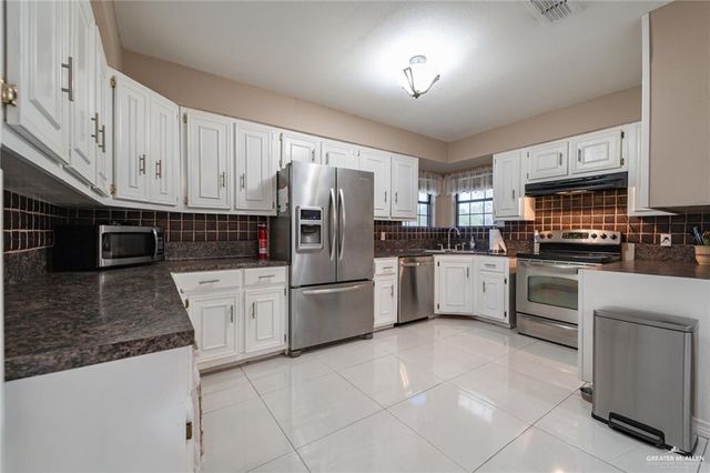 1701 E Campeche Avenue, Alton, TX 78573