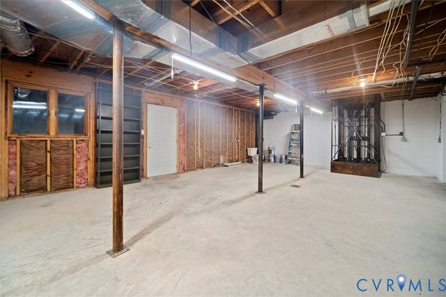 1571 Mount Vernon St, Petersburg, VA 23805