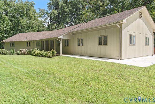 1571 Mount Vernon St, Petersburg, VA 23805