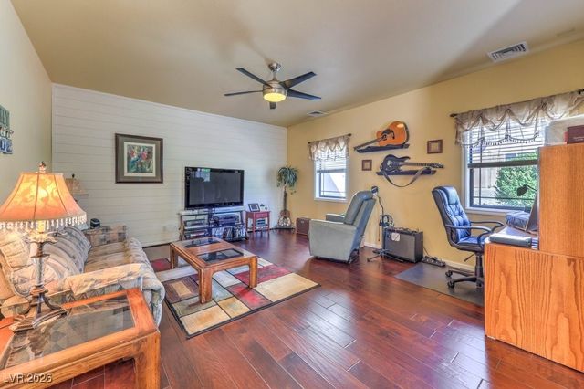 2061 Iroquois Avenue, Pahrump, NV 89048