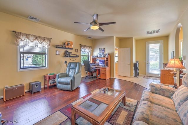 2061 Iroquois Avenue, Pahrump, NV 89048