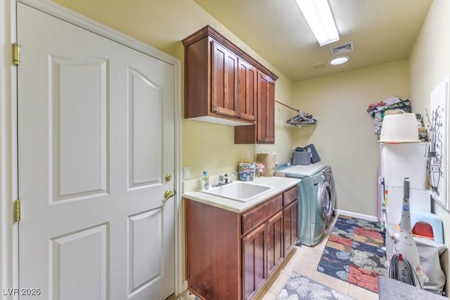 2061 Iroquois Avenue, Pahrump, NV 89048