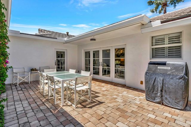 136 Worth Court S, West Palm Beach, FL 33405