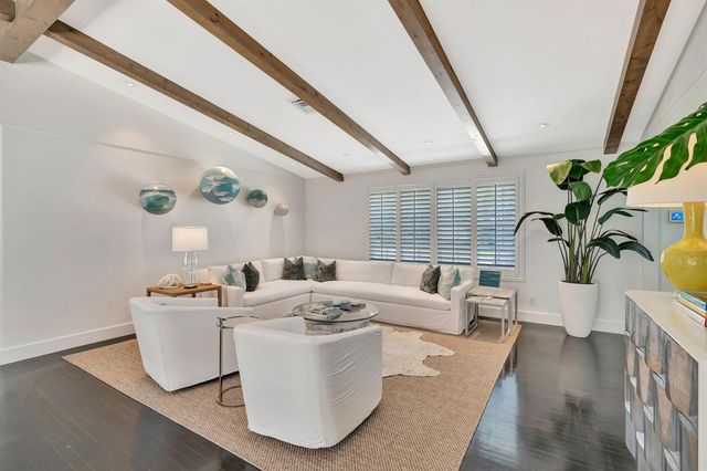 136 Worth Court S, West Palm Beach, FL 33405