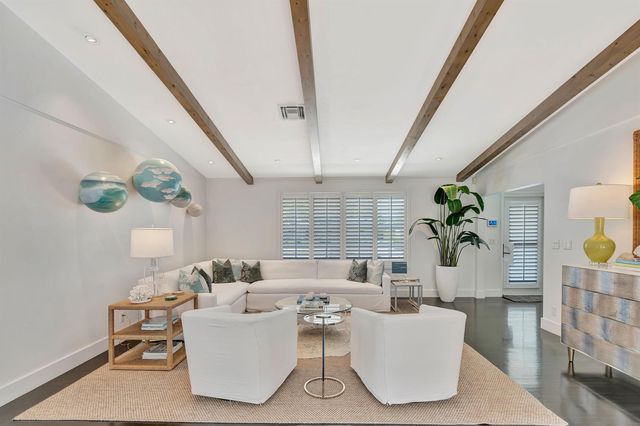 136 Worth Court S, West Palm Beach, FL 33405