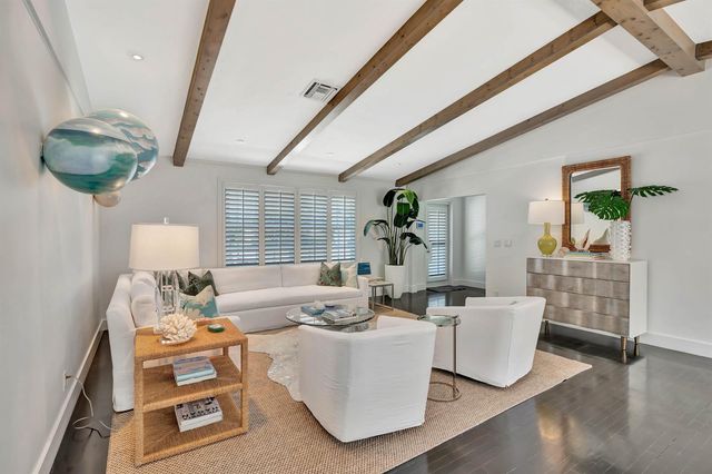 136 Worth Court S, West Palm Beach, FL 33405