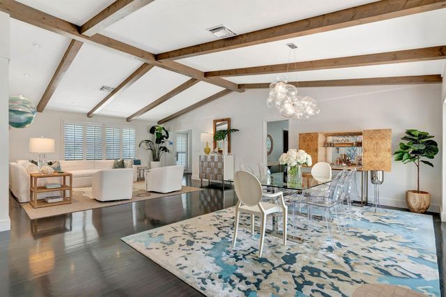 136 Worth Court S, West Palm Beach, FL 33405