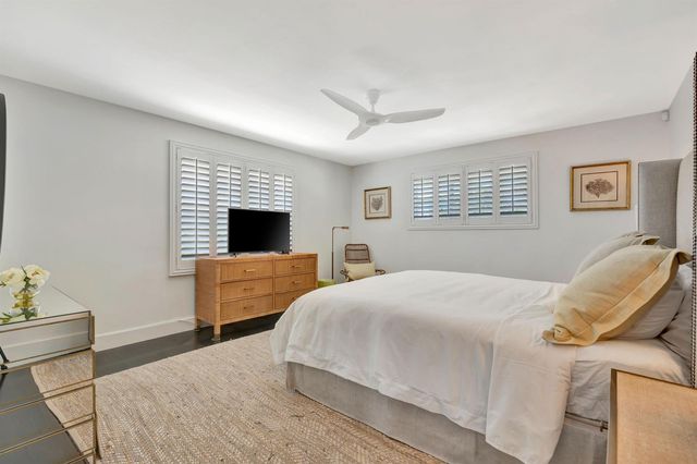 136 Worth Court S, West Palm Beach, FL 33405