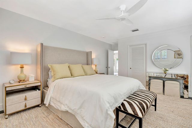 136 Worth Court S, West Palm Beach, FL 33405