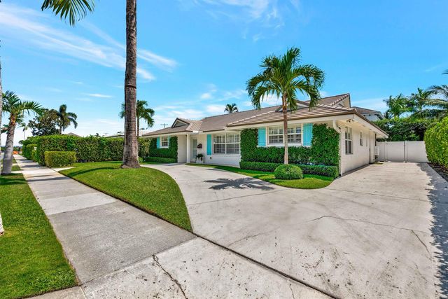 136 Worth Court S, West Palm Beach, FL 33405