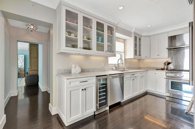 136 Worth Court S, West Palm Beach, FL 33405