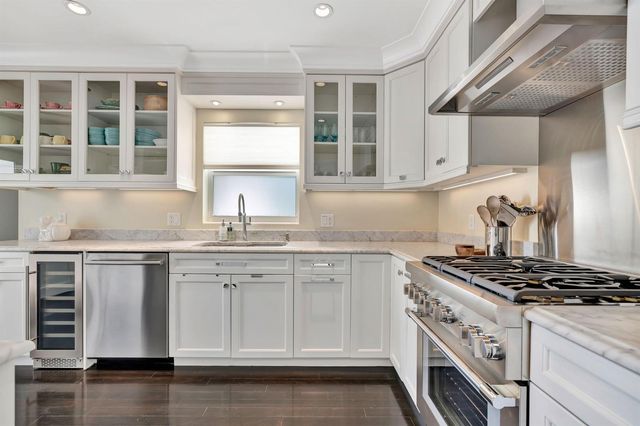 136 Worth Court S, West Palm Beach, FL 33405