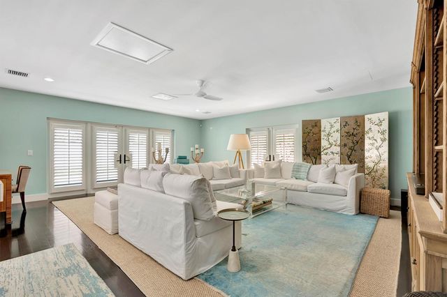 136 Worth Court S, West Palm Beach, FL 33405