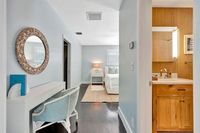 136 Worth Court S, West Palm Beach, FL 33405